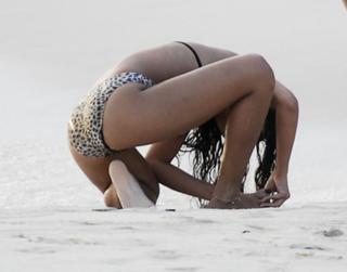 Rihanna feet photo thumbnail