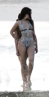 Rihanna feet photo thumbnail