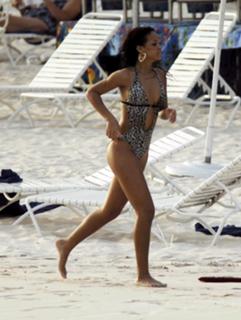 Rihanna feet photo thumbnail