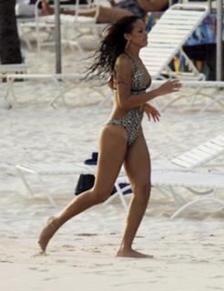 Rihanna feet photo thumbnail
