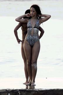 Rihanna feet photo thumbnail