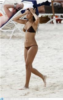 Rihanna feet photo thumbnail