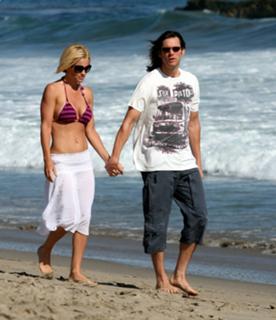 Jenny McCarthy-Wahlberg feet photo thumbnail