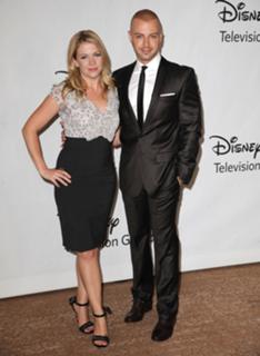 Melissa Joan Hart feet photo thumbnail