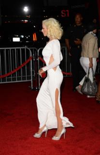 Christina Aguilera feet photo thumbnail