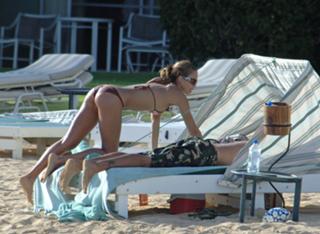 Jessica Alba feet photo thumbnail