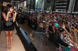 Anitta feet photo thumbnail