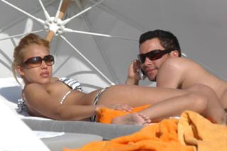 Jessica Alba feet photo thumbnail