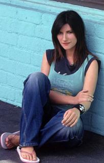 Laura Pausini feet photo 4