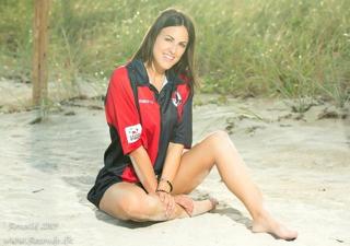 Claudia Romani feet photo thumbnail