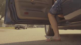 Emily Blunt feet photo thumbnail