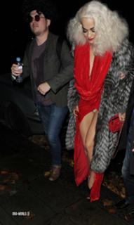Rita Ora feet photo thumbnail