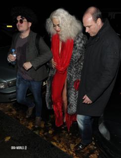 Rita Ora feet photo thumbnail