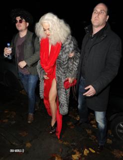 Rita Ora feet photo thumbnail