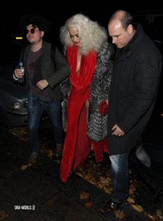 Rita Ora feet photo thumbnail