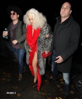 Rita Ora feet photo thumbnail