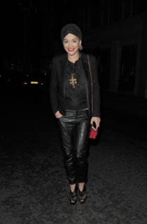 Rita Ora feet photo thumbnail