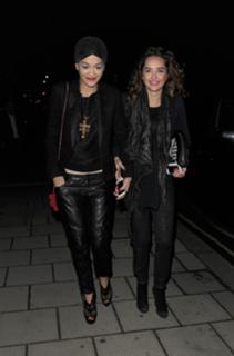 Rita Ora feet photo thumbnail