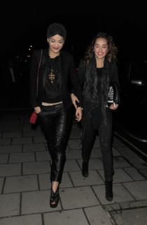 Rita Ora feet photo thumbnail