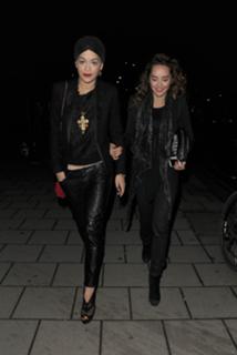 Rita Ora feet photo thumbnail