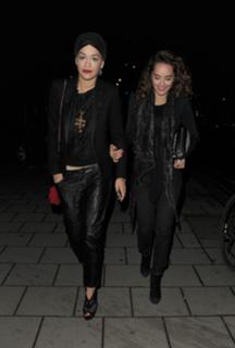 Rita Ora feet photo thumbnail