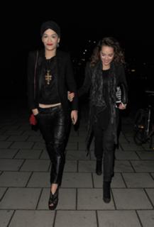 Rita Ora feet photo thumbnail