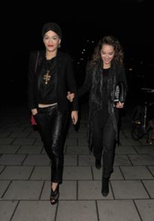 Rita Ora feet photo thumbnail