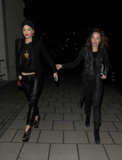 Rita Ora feet photo thumbnail