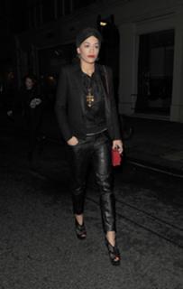 Rita Ora feet photo thumbnail