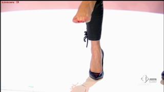 Ilary Blasi feet photo thumbnail