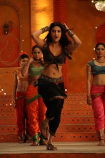 Shruti Haasan feet photo thumbnail