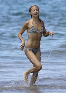 Kate Hudson feet photo thumbnail