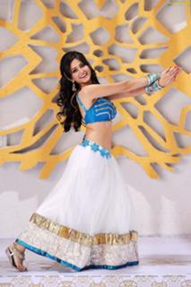 Kriti Kharbanda feet photo thumbnail
