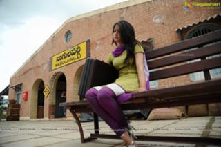 Kriti Kharbanda feet photo thumbnail