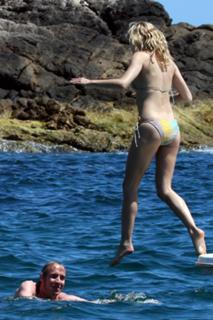 Sienna Miller feet photo thumbnail