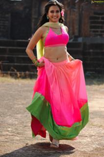 Kriti Kharbanda feet photo thumbnail