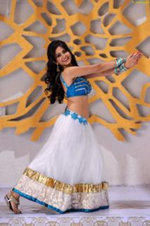 Kriti Kharbanda feet photo thumbnail