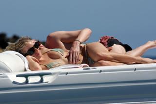 Sienna Miller feet photo thumbnail