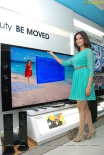 Kriti Kharbanda feet photo thumbnail