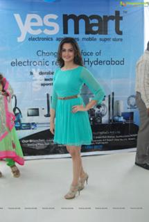 Kriti Kharbanda feet photo thumbnail