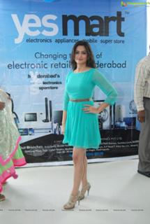 Kriti Kharbanda feet photo thumbnail