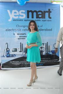 Kriti Kharbanda feet photo thumbnail