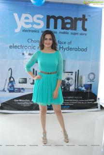 Kriti Kharbanda feet photo thumbnail