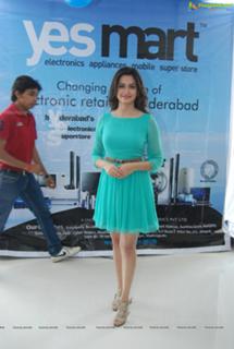 Kriti Kharbanda feet photo thumbnail
