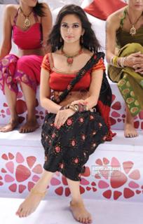 Kriti Kharbanda feet photo thumbnail