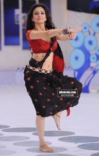 Kriti Kharbanda feet photo thumbnail
