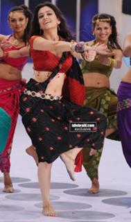 Kriti Kharbanda feet photo thumbnail