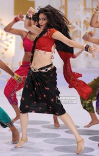 Kriti Kharbanda feet photo thumbnail