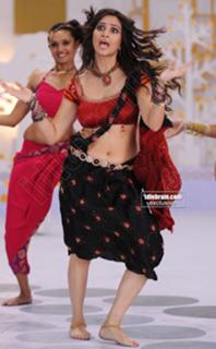 Kriti Kharbanda feet photo thumbnail