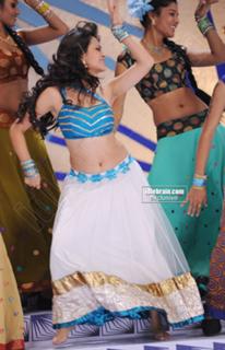 Kriti Kharbanda feet photo thumbnail